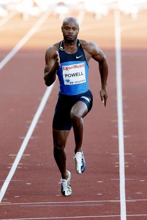 Asafa Powell, en un carrera de 2010.