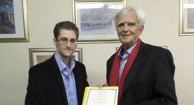 Snowden y Christian Strbele, parlamentario alemn de Los Verdes.