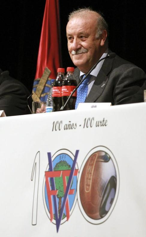 Vicente del Bosque, durante la conferencia en Bilbao.