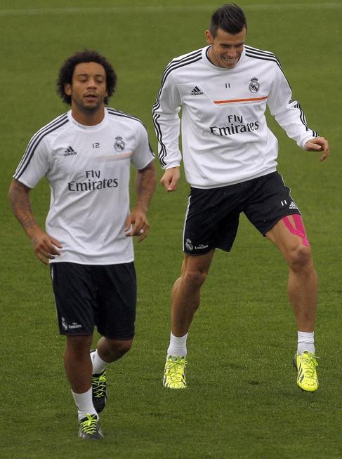 Marcelo, junto a Bale, durante un entrenamiento.