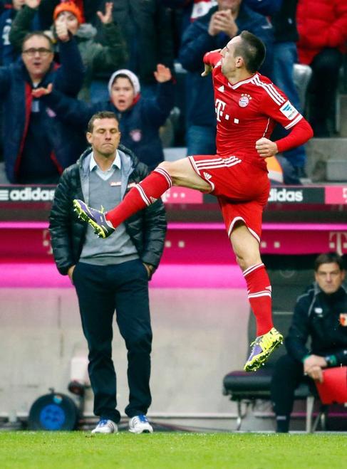 Franck Ribry celebra el segundo gol del Bayern.