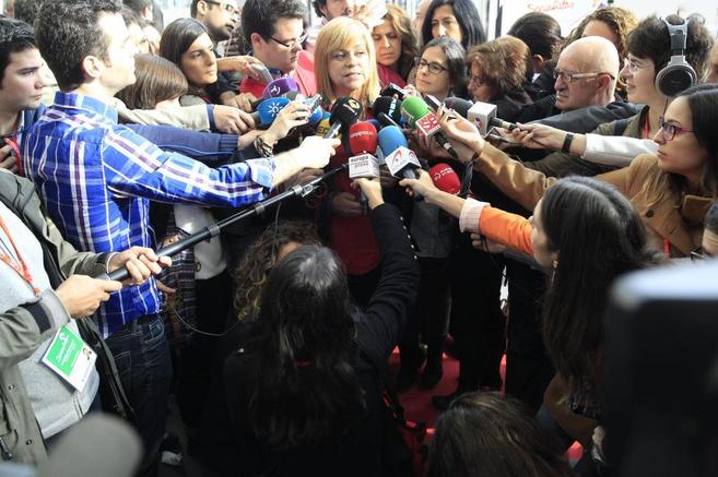 Elena Valenciano hace declaracioens a los medios a su llegada a la...
