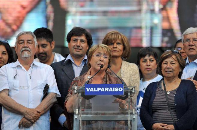Michelle Bachelet durante su mitin en Valparaso.