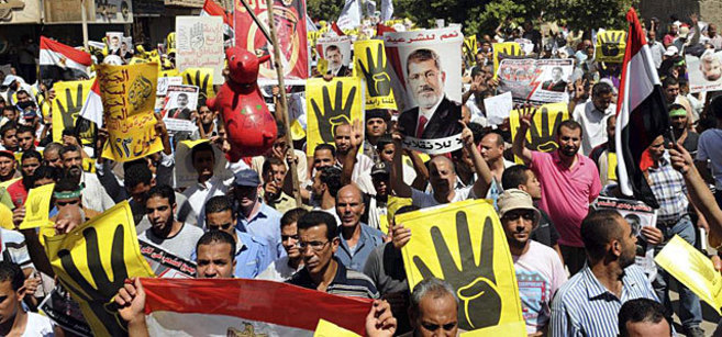 Seguidores de la Hermandad se manifiestan en apoyo del depuesto Mursi.