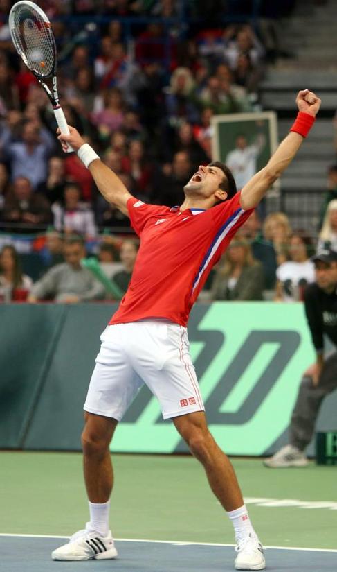 Djokovic celebra su victoria sobre Berdych.