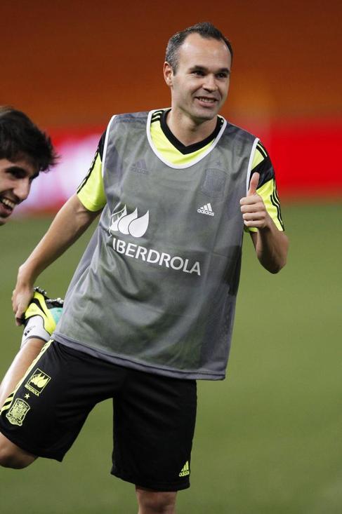 Iniesta, durante el entrenamiento de Espaa en el Soccer City.