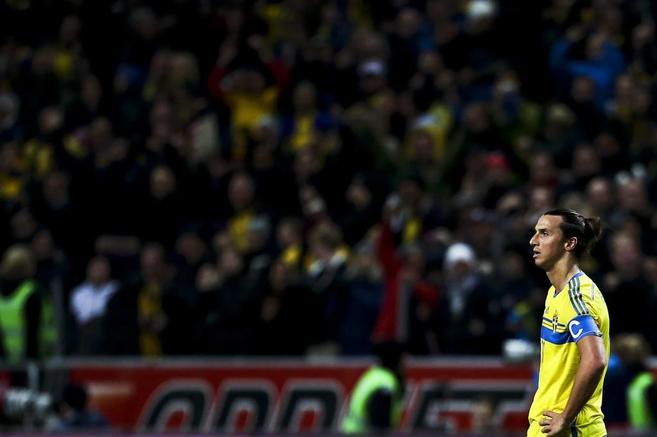 Zlatan Ibrahimovic se lamenta tras quedarse fuera del Mundial ante...