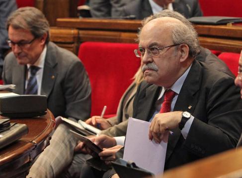 El conseller de Economa de la Generalitat, en el pleno parlamentario