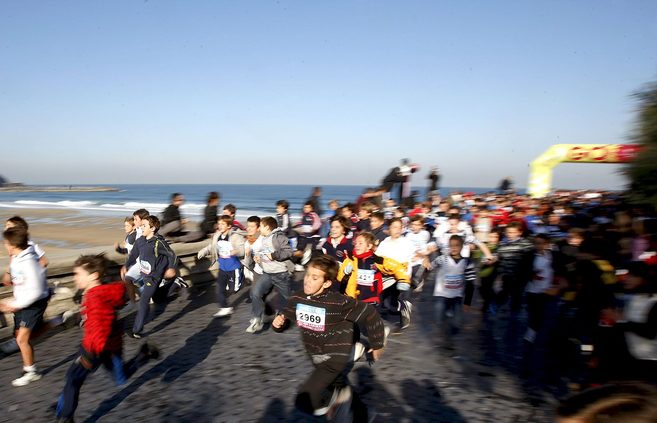 Participantes en una carrera infantil celebrada en San Sebastin.