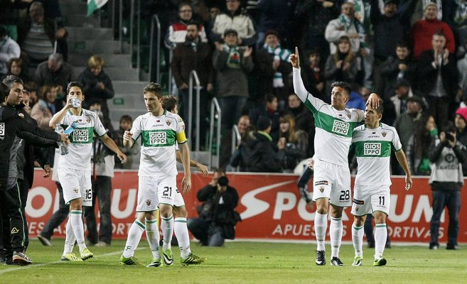 Máster de puntería del Elche frente al Valencia (2-1) en el debut ...