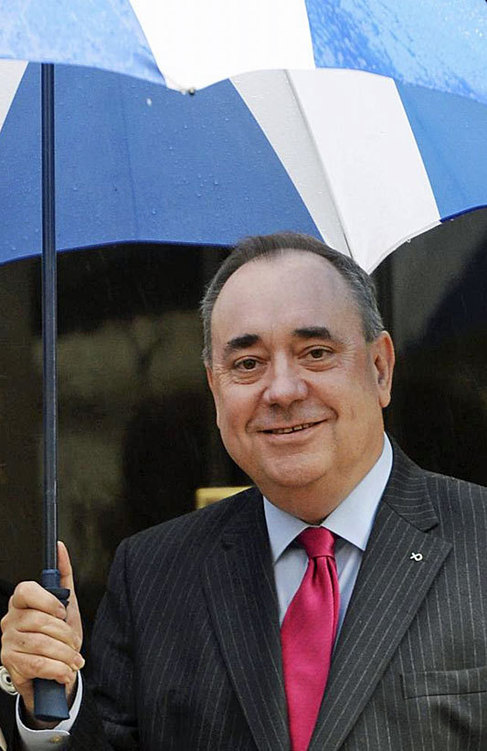 Alex Salmond, ministro principal de Escocia el pasado octubre en...