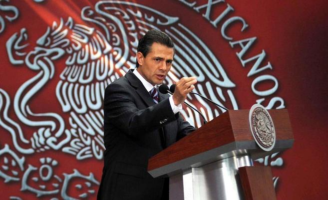 El presidente mexicano, Enrique Pea Nieto, en su residencia oficial...