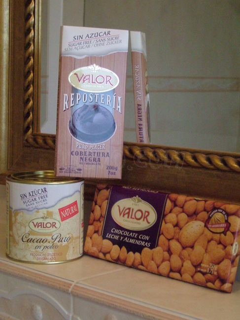 Varios productos de Chocolates Valor.