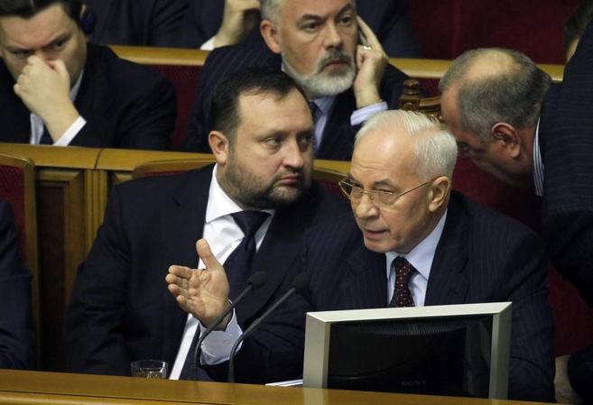 Nikoli Azrov durante una sesin en el Parlamento de Kiev.