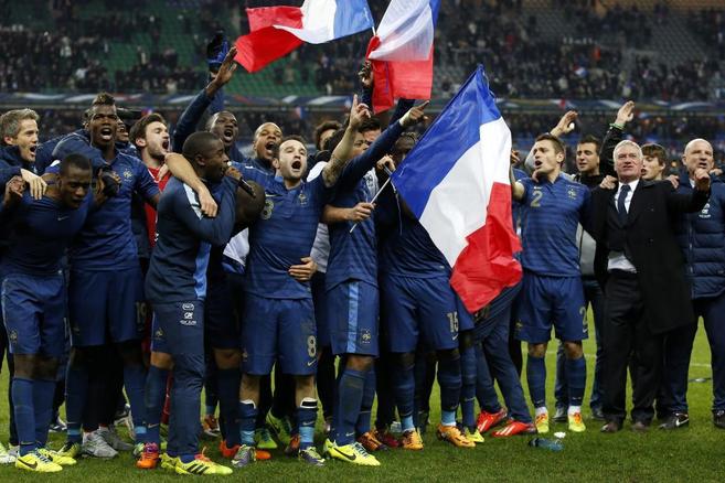 Los jugadores franceses celebrando la clasificacin para el Mundial...