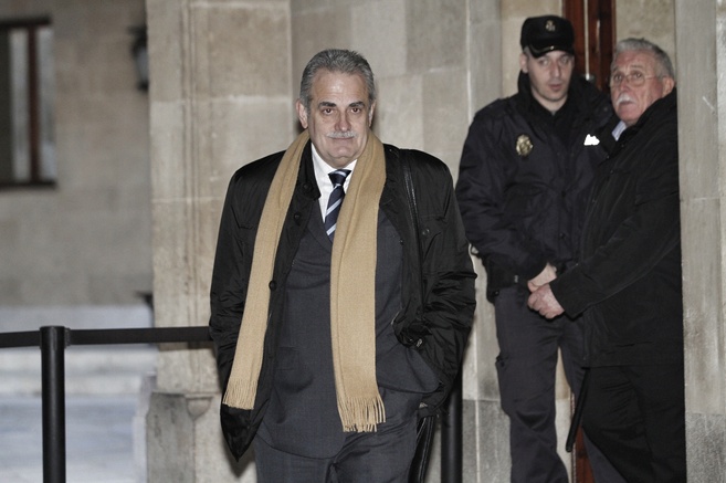 Miquel Ramis, el portavoz del PP balear a la salida de la Audiencia.