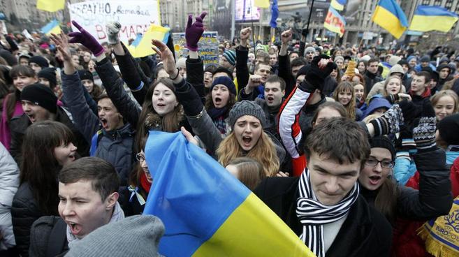 Estudiantes durante una manifestacin en Kiev.