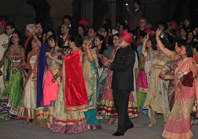 Varios invitados a la boda de Shristi Mittal, en la celebracin en el...