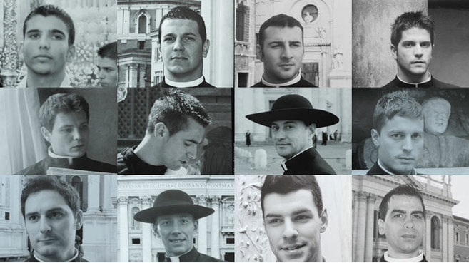 Imágenes de los 12 apuestos sacerdotes, uno por cada mes.