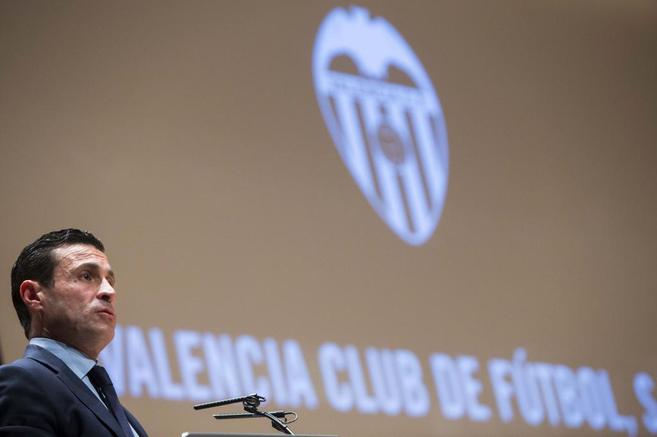 El presidente del Valencia CF, Amadeo Salvo, durante la junta.