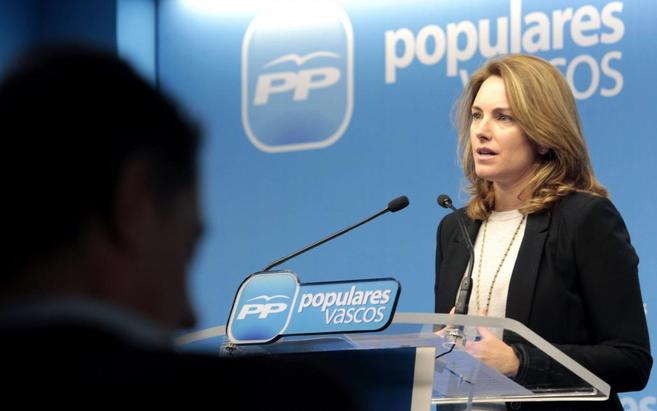 La presidenta del PP vasco, Arantza Quiroga, durante su comparecencia...
