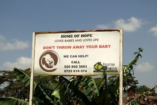 Un cartel anuncia: 'No abandones a tu beb".