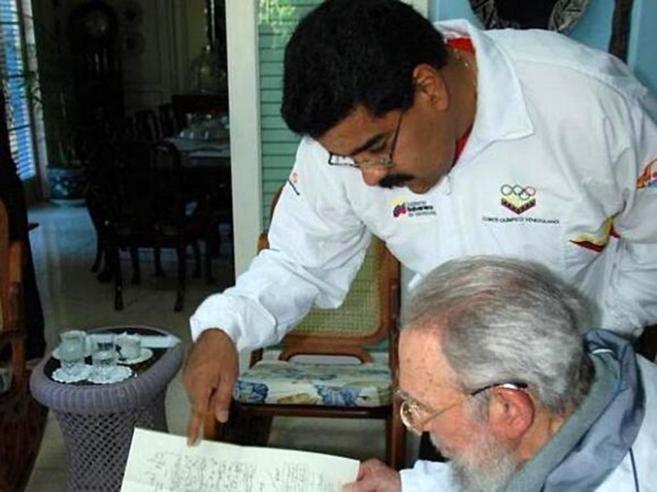 Nicols Maduro y Fidel Castro durante su encuentro.