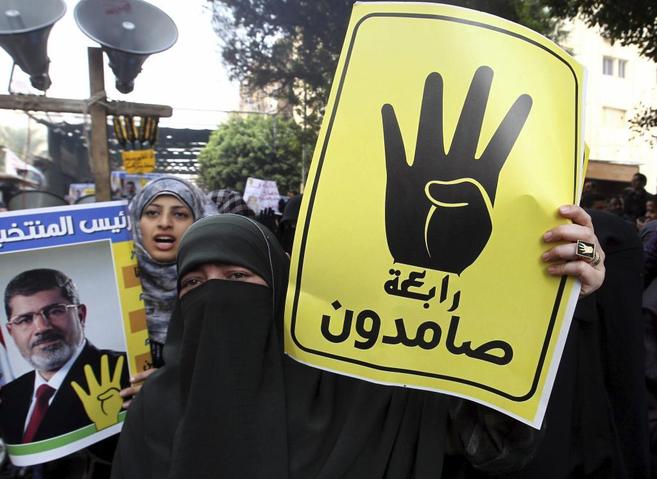 Manifestacin de simpatizantes de los Hermanos Musulmanes en El Cairo...