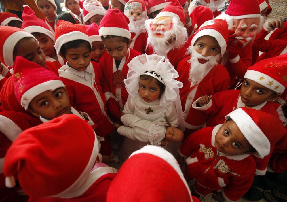 Las fotos de la semana - Niños vestidos de Santa Claus ... | Internacional  | EL MUNDO