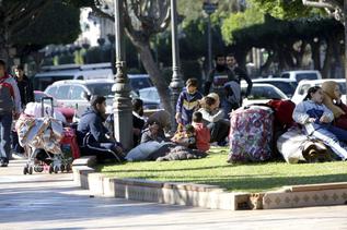 Concentracin de inmigrantes sirios en la Plaza de Espaa de...
