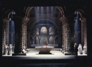 Aspecto de la escenografa para el 'Parsifal' de 1988.