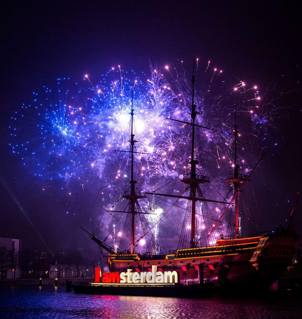 Espectculo de luces en Amsterdam para celebrar la llegada de 2014.
