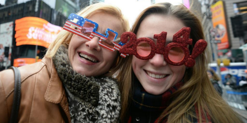 Los neoyorquinos se preparan para celebrar la llegada del 2014 en...