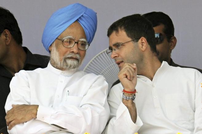 Manmohan Singh y Rahul Gandhi, juntos en un acto pblico.