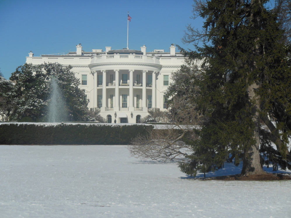 Jonatan Garca enva una imagen de la Casa Blanca.