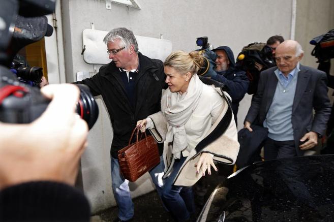 Corinna Schumacher, a su llegada al hospital de Grenoble.