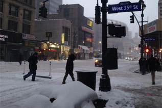 Sandra Surez retrata una nevada 35 West Street (Nueva York).