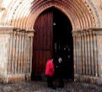 Puerta principal de la Iglesia de Santa Marina, esta maana,...