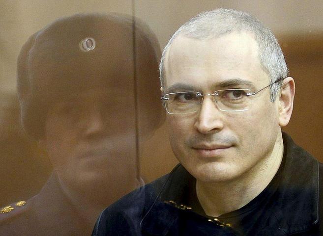 El magnate ruso, a mediados de 2013, ante un tribunal de Mosc.