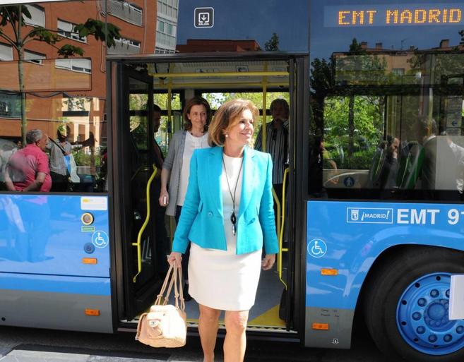 Ana Botella en la presentacin de una nueva lnea de autobuses en...