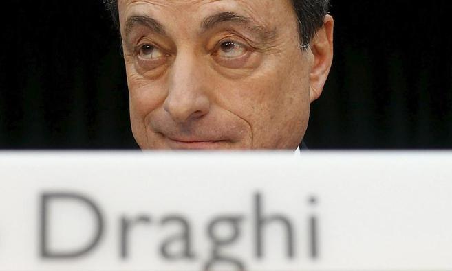 Mario Draghi, ayer, durante la rueda de prensa celebrada tras la...