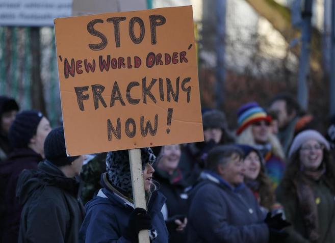 Manifestación contra una planta de 'fracking' en Barton...