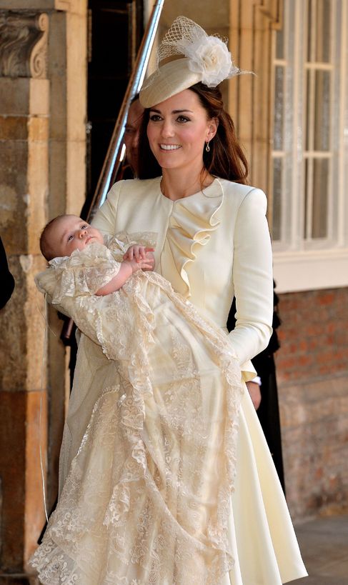 La duquesa de Cambridge, con su hijo Jorge en brazos, el pasado...