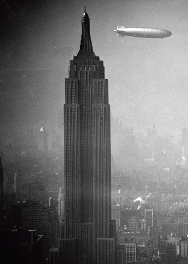 El Hindenburg, junto al Empire State de Nueva York en los aos 30.