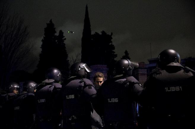 Rodeo policial en la manifestacion de apoyo Gamonal en Madrid.