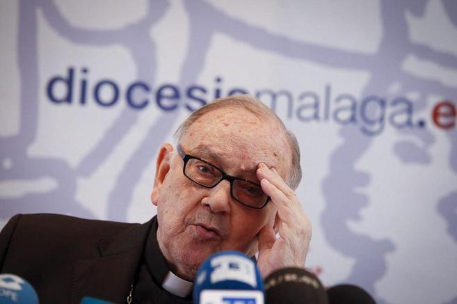 El arzobispo emrito de Pamplona, Fernando Sebastin, elegido nuevo...