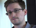 El ex analista de la CIA, Edward Snowden, durante una entrevista a...