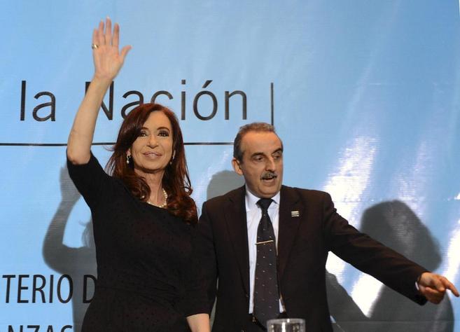 La presidenta argentina, Cristina Fernandez de Kirchner, con el...