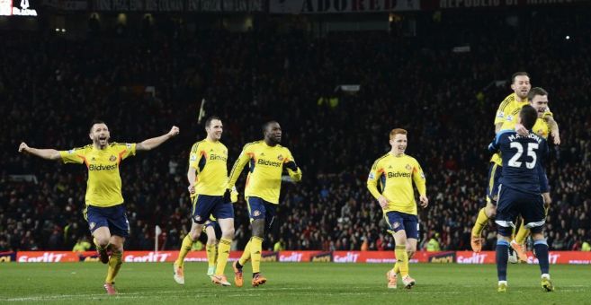 Los jugadores del Sunderland festejan el triunfo tras la tanda de...