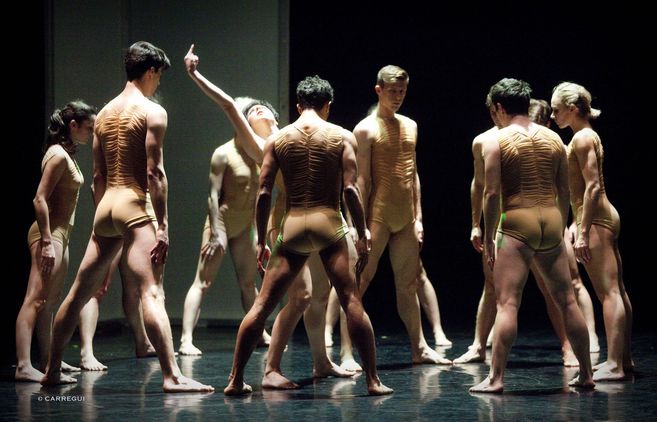 Los miembros del Ballet de la Generalitat preparando una obra.